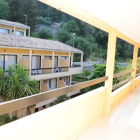 Benitses Bay View מלון 3*